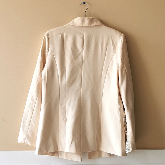 🌸 White Lace Blazer 🌸 - Picture 5 of 5